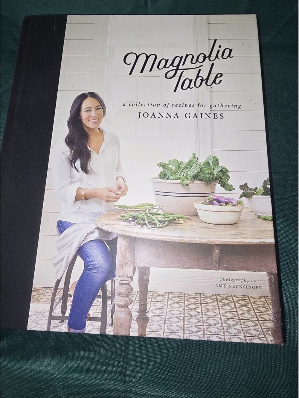 Magnolia Table : A Collection of Recipes for Gathering by Joanna Gaines